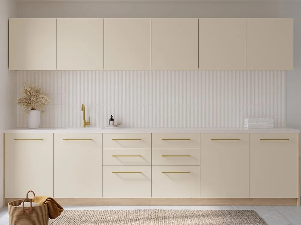 Cuarto de lavado y plancha con armarios 21